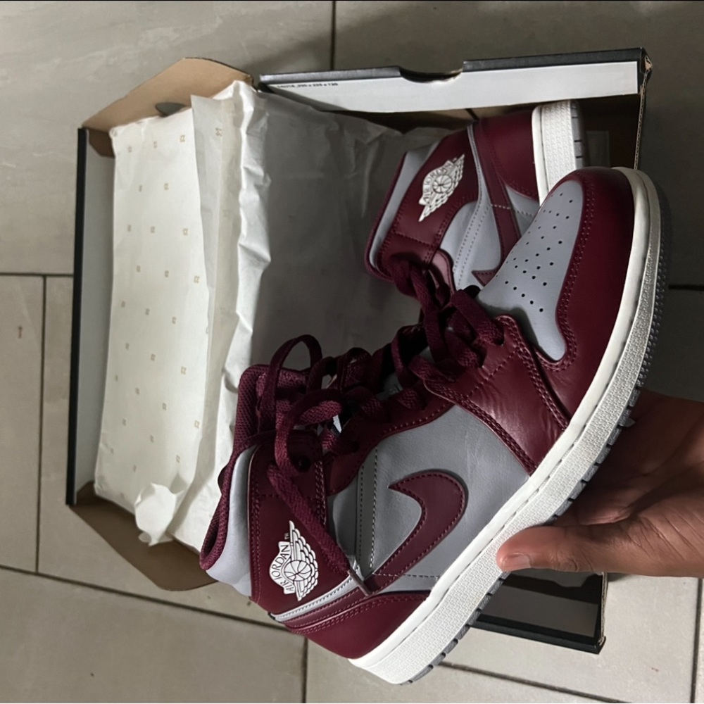 Cherrywood Jordan 1 mid